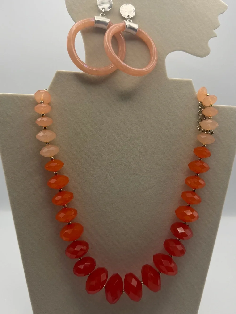 Ombre Orange Tone Beaded Necklace with Marching  Hoop Earrings